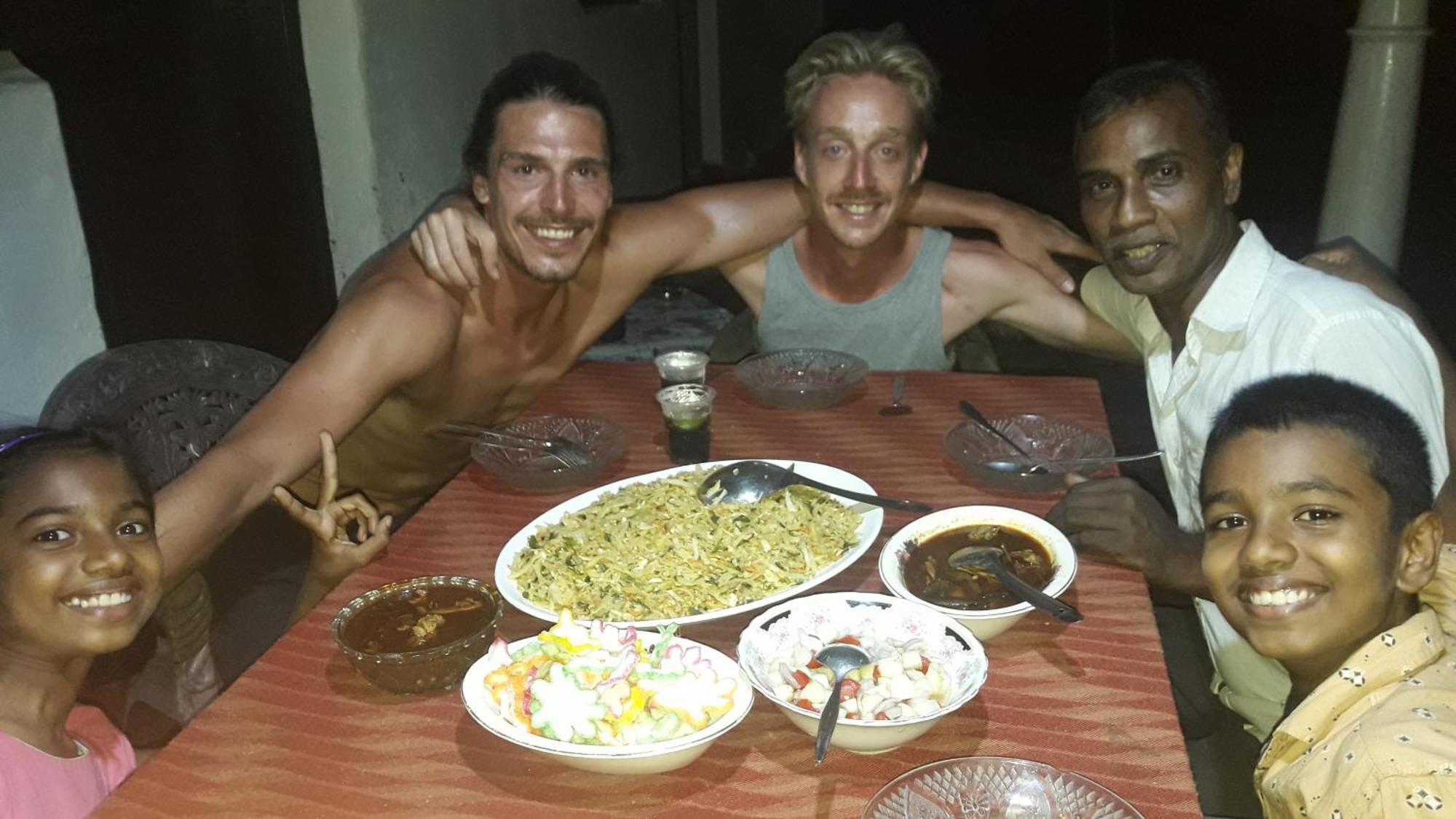 Colonial Surfing Villa Hostel & Home Stay Midigama East Exterior foto