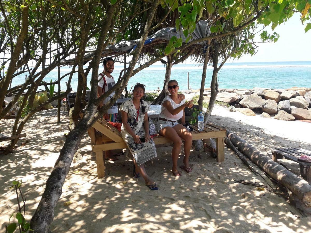 Colonial Surfing Villa Hostel & Home Stay Midigama East Exterior foto